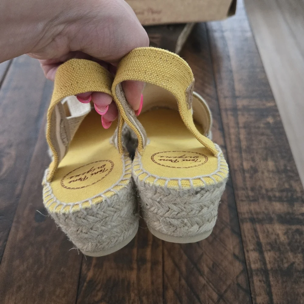 Toni Pons Verdi Cotton Espadrilles. Yellow. Size 9. New.